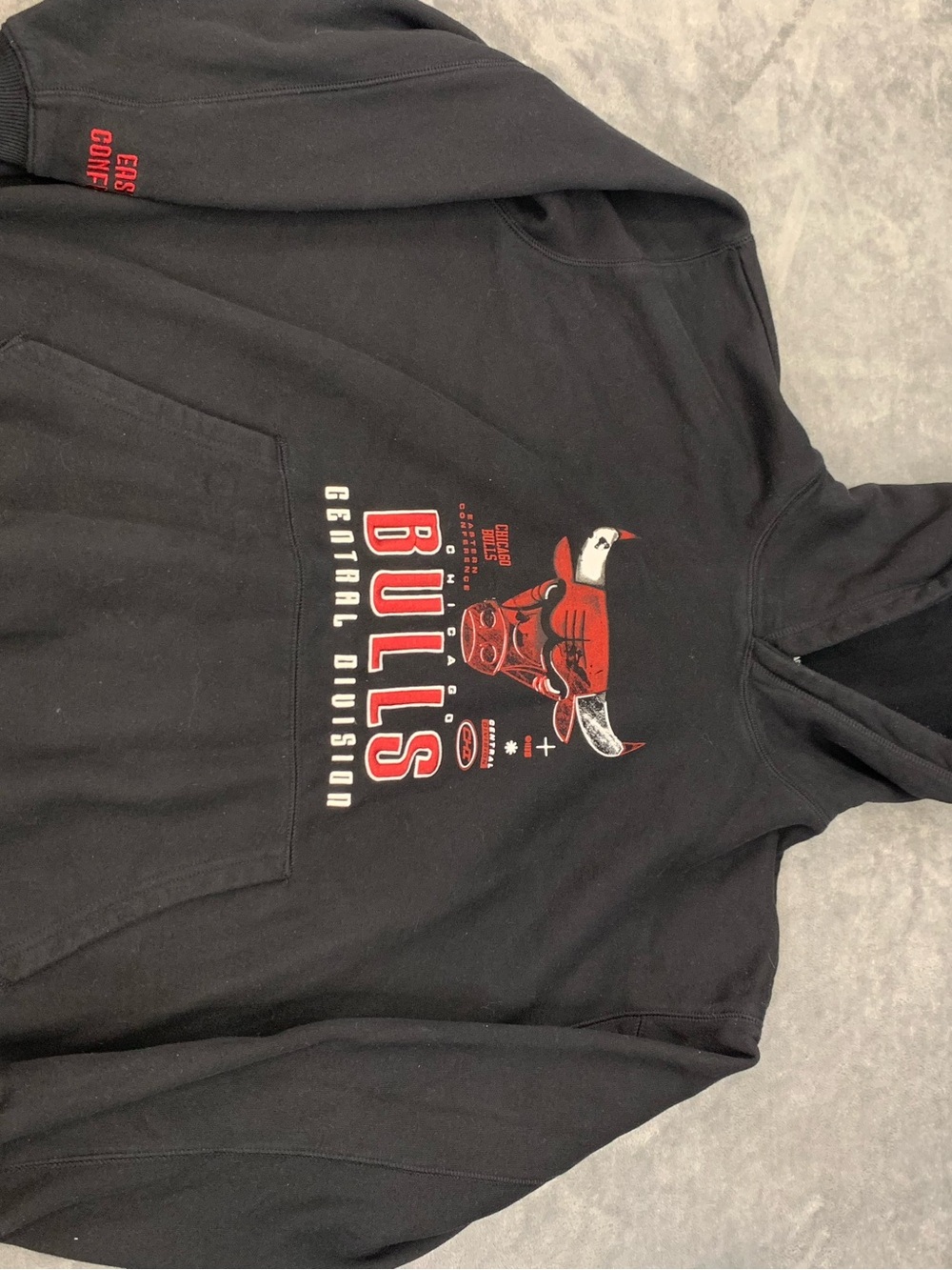 NBA Chicago bulls Black Pullovert Hoodie with Red Graphic size large
